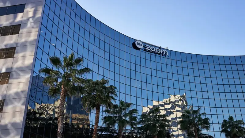 "زووم" تتوقع انخفاض إيراداتها لـ 4.38 مليار دولار