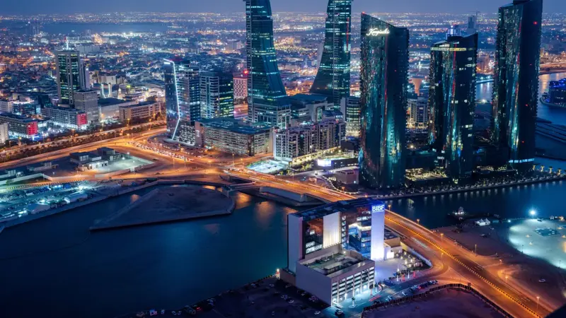 كفاءة بكلفة أقل.. كيف تعيد البحرين تشكيل قطاع الخدمات المالية بالخليج؟