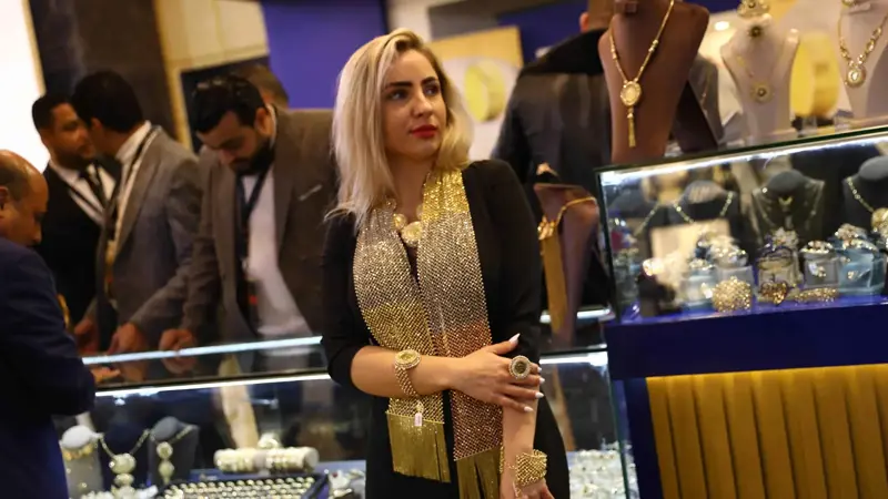 130 دولاراً تضيع في 48 ساعة.. سقوط الذهب حقيقي أم وهمي؟