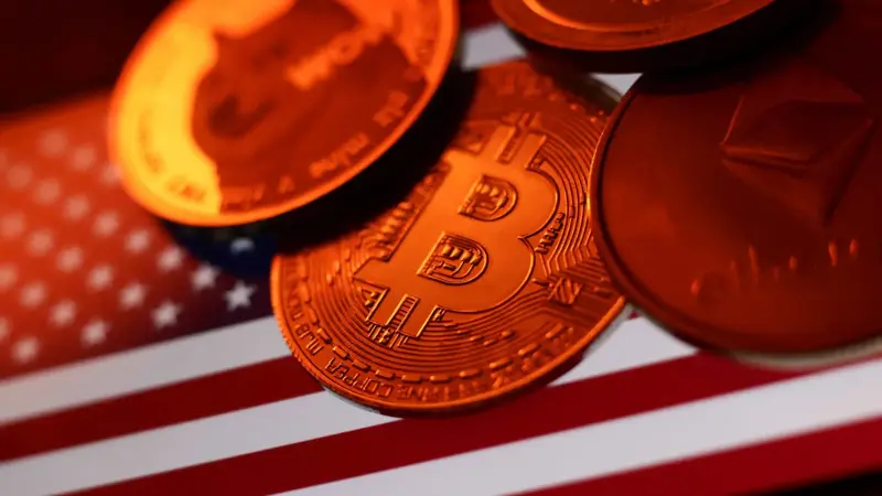 بيتكوين تتماسك قرب أعلى مستوياتها منذ 7 مارس
