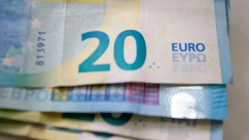 التحليل الفني: زوج EUR/USD يعيد اختبار منطقة العرض المهمة