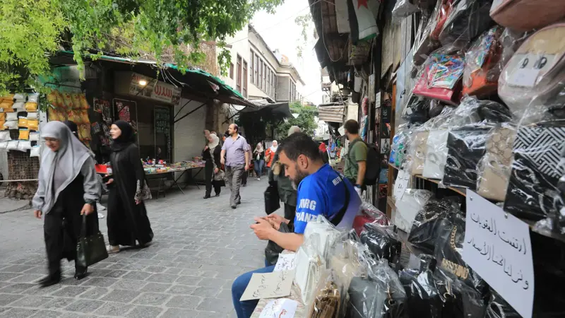 سوريا ترفع الأجور 200%.. إنقاذ مرحلي أم وصفة لتضخّم جديد؟
