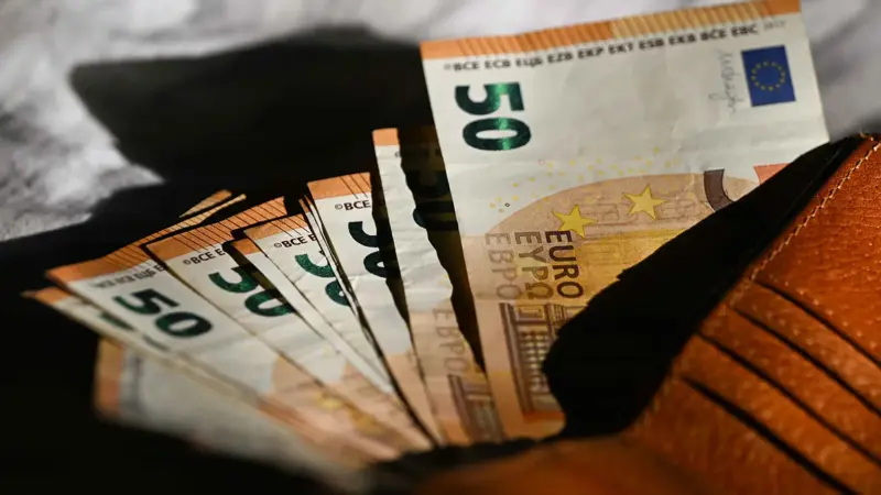 التحليل الفني: زوج EUR/USD يشكل نموذج شموع نجمة المساء