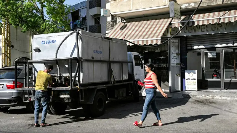 150 دولاراً شهرياً للمنزل.. «اقتصاد صهاريج المياه» يرهق عائلات بيروت