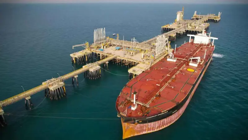 شركات آسيوية تطلب المزيد من نفط الشرق الأوسط بعد قفزة العلاوات الفورية