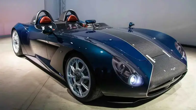 «رينا» 2025.. رياضية إيطالية بإنتاج محدود ومحرك V8 كلاسيكي