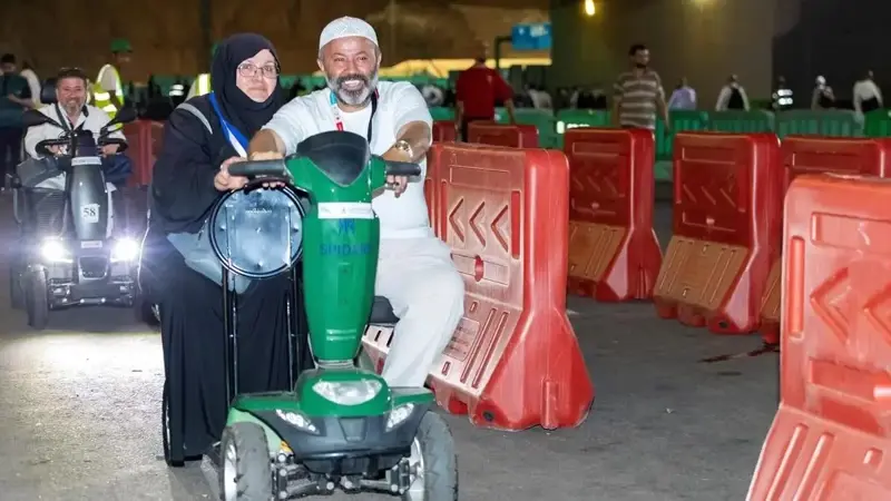 السعودية تطلق "السكوتر الكهربائي" رسميًا في الحج