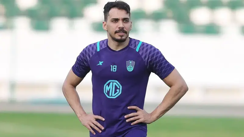 كارلوس إدواردو ينهي عقده مع الأهلي السعودي