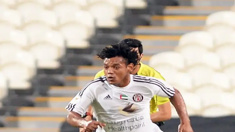 السلطات القطرية تحتجز رومارينهو لاعب الجزيرة الإماراتي