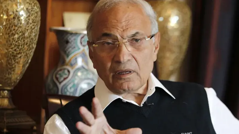 لماذا تراجع الفريق أحمد شفيق عن خوض انتخابات الرئاسة في مصر؟