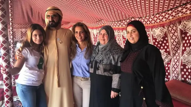 محمد بن راشد والأميرة هيا يستضيفان في دبي أسرة الطيار معاذ الكساسبة الذي أحرقه داعش (صور)