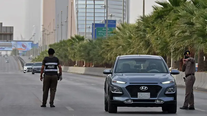 الشرطة السعودية تلقي القبض على 19 سوريا لهذا السبب (فيديو)