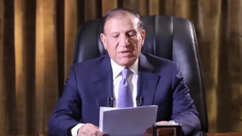 نجل سامي عنان يرد على قيادي إخواني زعم تواصل والده مع الجماعة (فيديو)