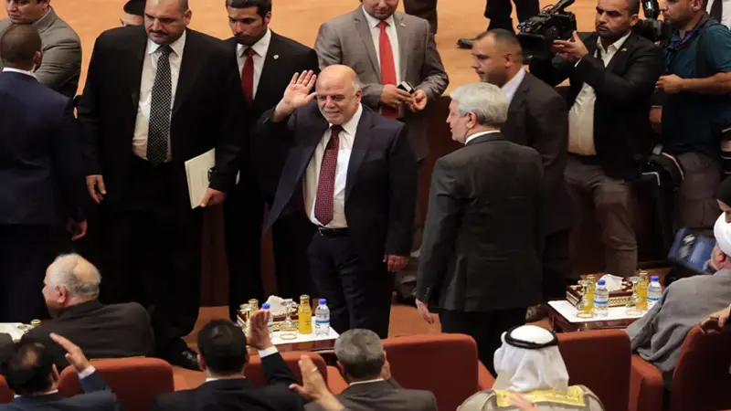 العبادي يواجه اتهامات باستغلال منصبه في الدعاية الانتخابية