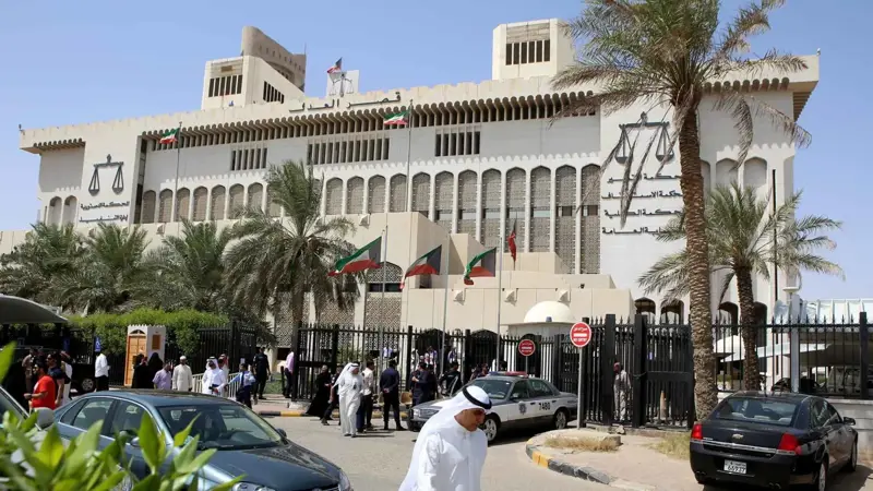 الكويت.. المؤبد لمتهم حول شقته لمزرعة من الماريغوانا