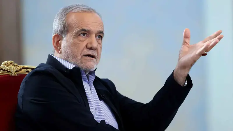 الرئيس الإيراني: ملتزمون بالتعاون مع "الذرية الدولية"