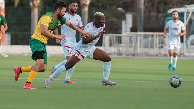 إنفاق استثنائي ومباريات مؤجلة ولاعبون عالقون.. انطلاقة صاخبة للدوري الجزائري