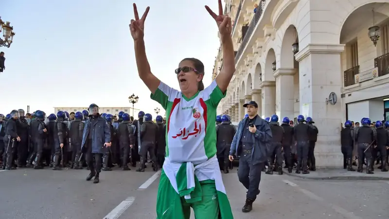 الإبراهيمي يحدد "3 شروط" لنجاح مساعي التغيير في الجزائر