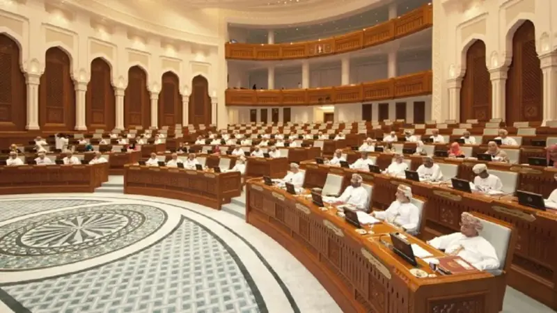 قانون البرلمان الجديد في عمان يلف محادثات الميزانية بغطاء من السرية