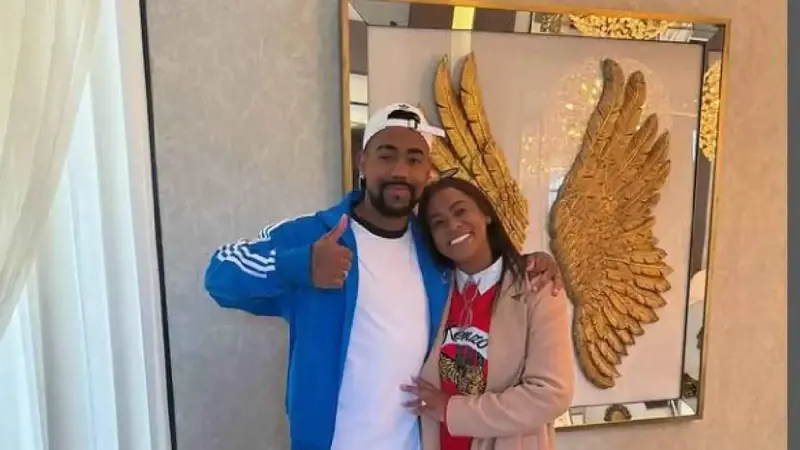 "الأفضل على الكوكب".. رسالة رائعة من والدة نجم الهلال السعودي (صورة)