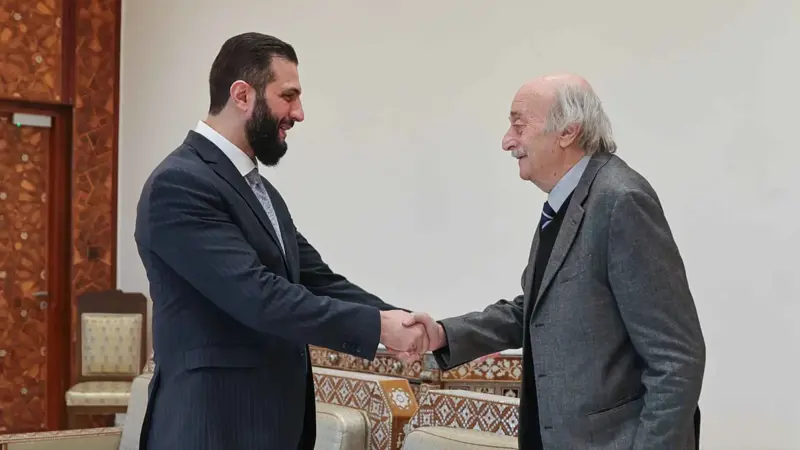 تفاصيل ما دار في لقاء جنبلاط والشرع بدمشق