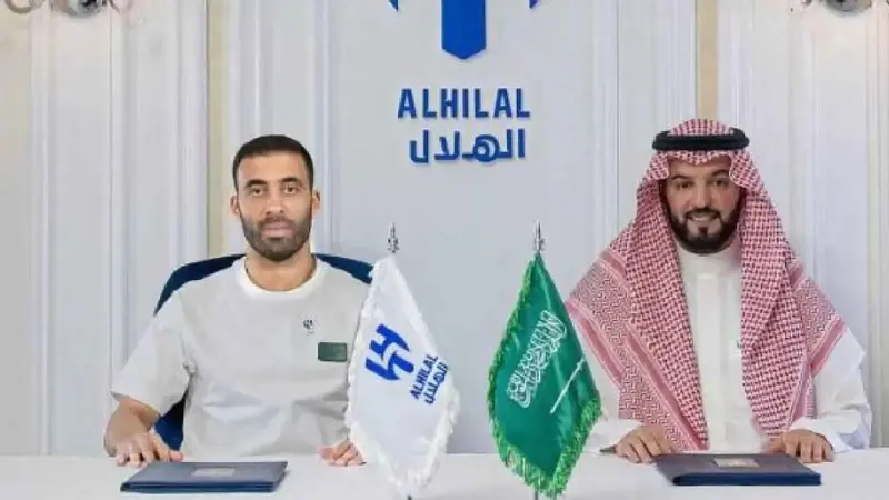 لماذا استعان الهلال بـ"حمدالله" وليس كريستيانو رونالدو؟