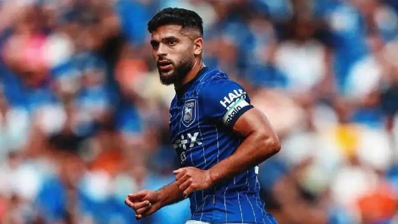 داعم لغزة ومستبعد من منتخب مصر.. من هو سام مرسي المطلوب في الكويت؟