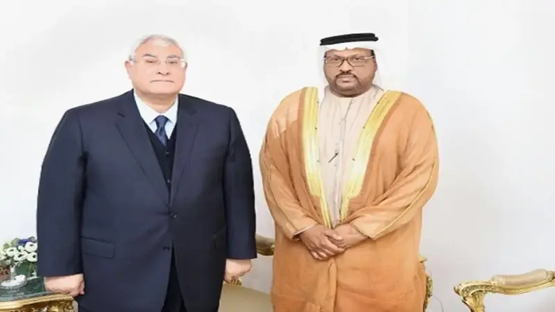 رئيس الإمارات الشيخ خليفة بن زايد يعزي رئيس مصر السابق بوفاة والدته