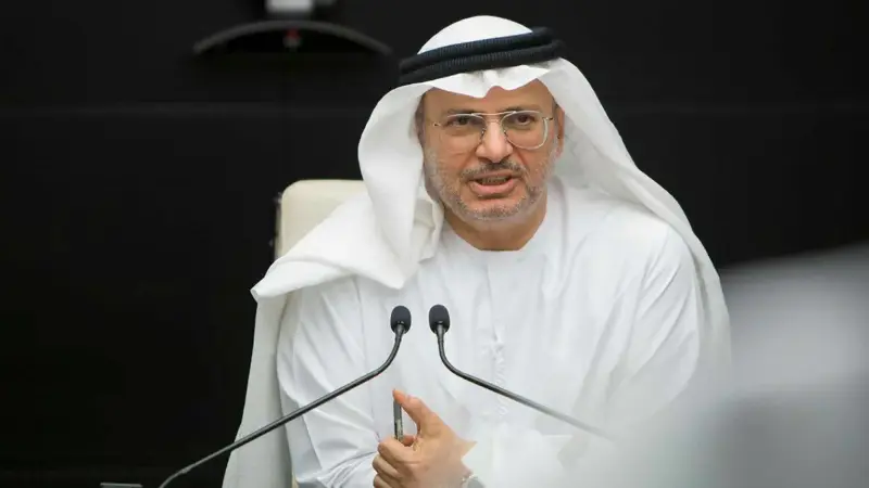 أنور قرقاش ردا على حمد بن جاسم: "يبحث عن دور ويتحسر على انهيار مشروعه"