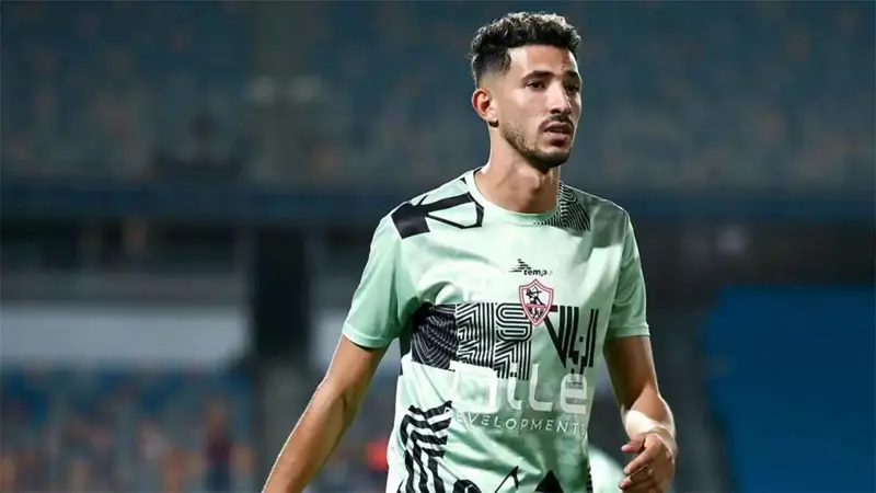 "مفترٍ على النعمة".. نجم الأهلي يفتح النار على أحمد فتوح (فيديو)