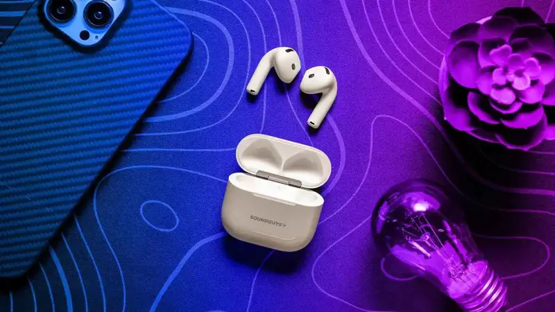 "أبل" تضيف بهدوء ميزات جديدة إلى سماعات "AirPods"