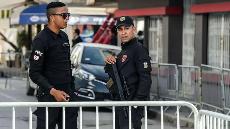 ألقى جثتها بقناة مجردة.. السجن 10 سنوات لقاتل زوجته في تونس