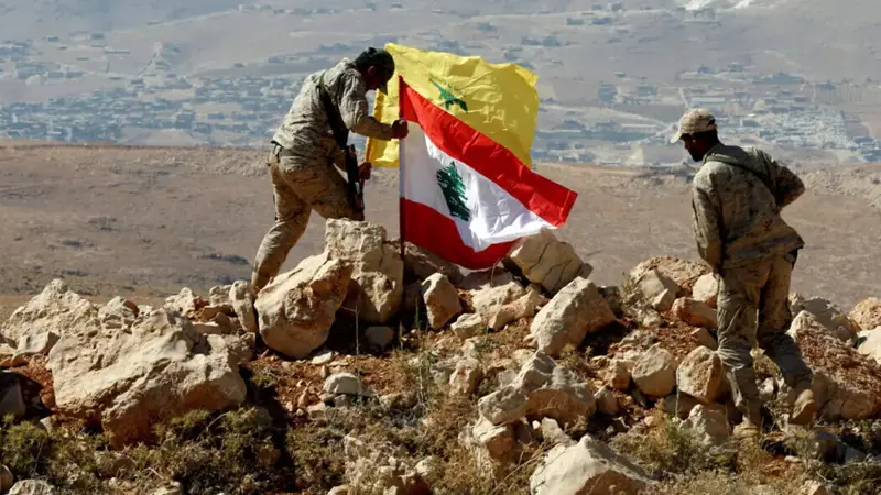وصول 5 أسرى من حزب الله إلى لبنان ضمن صفقة تبادل مع "تحرير الشام"