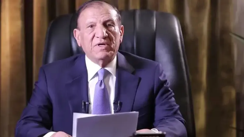 قاض إخواني منشق يؤكد تواصل سامي عنان بالإخوان.. ونجل الفريق يرد (فيديو)