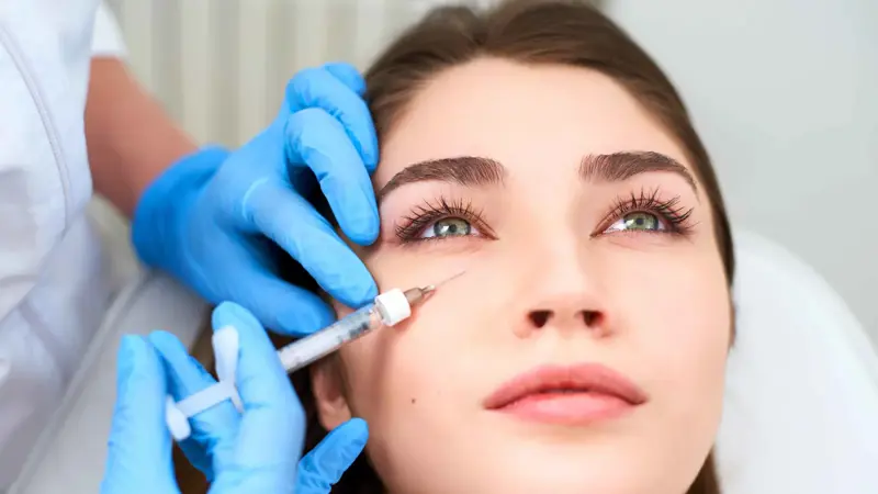 عروس تفقد بصرها بسبب "فيلر العين" التجميلي (فيديو)