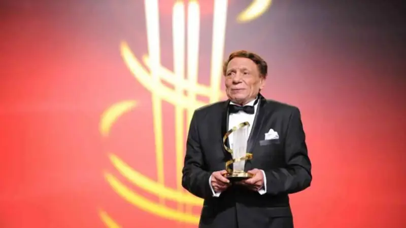 بين رغبة العائلة وحنين الأصدقاء.. عيد ميلاد عادل إمام يثير الجدل
