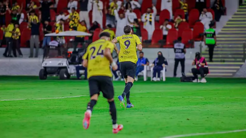 الاتحاد يهزم الفيحاء ويضع "يده" على لقب الدوري السعودي (فيديو)