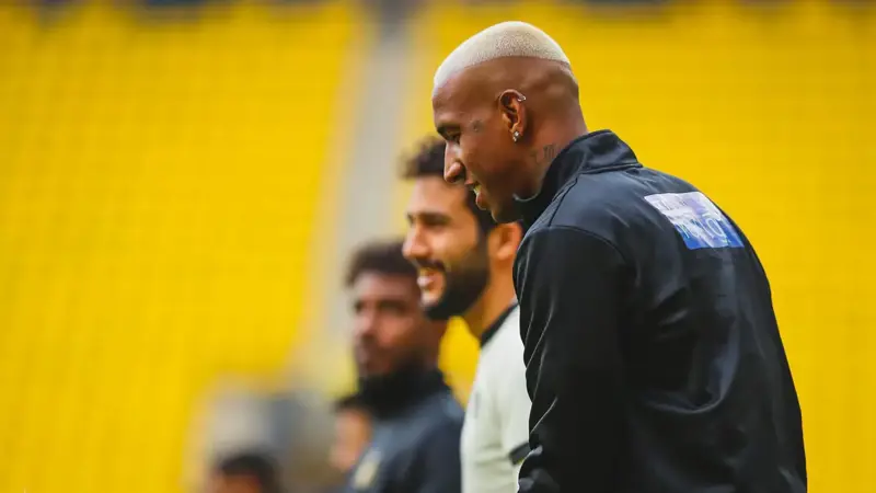 تاليسكا يصل معسكر النصر.. ورودي غارسيا يستقبله ويطلب منه هذا الأمر (فيديو)
