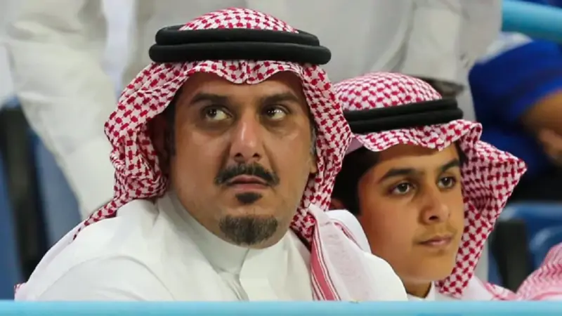 الأميران نواف بن سعد وعبدالله بن مساعد يحضران تدريبات نادي الهلال