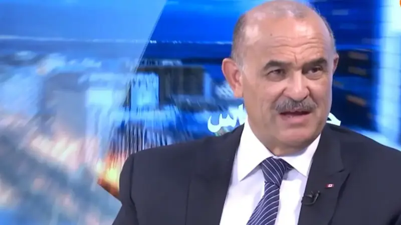 والي صفاقس التونسية يثير جدلا بدعوته لطرد الموظفين المتقاعسين