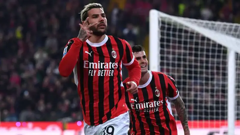 أول تلميح من ثيو هيرنانديز بشأن الانتقال إلى الهلال (صورة)