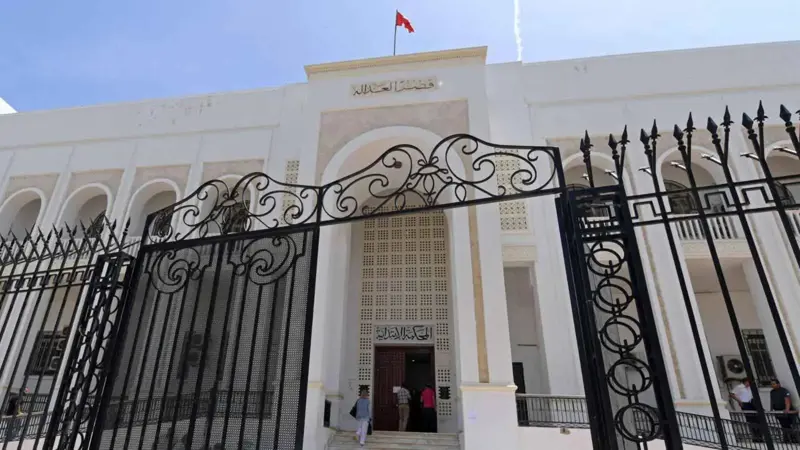 حكم غيابي بسجن مدون تونسي 23 عاما