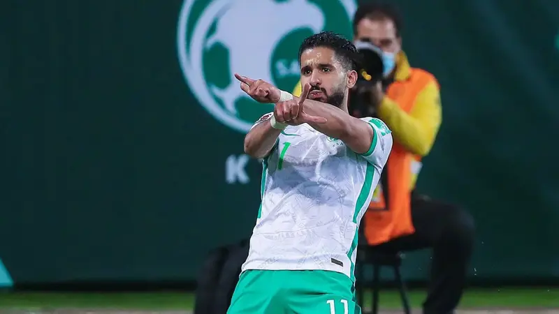 "لاعب حاسم وأسلوبه يشبه ماجد عبدالله".. إشادات كبيرة بتألق صالح الشهري