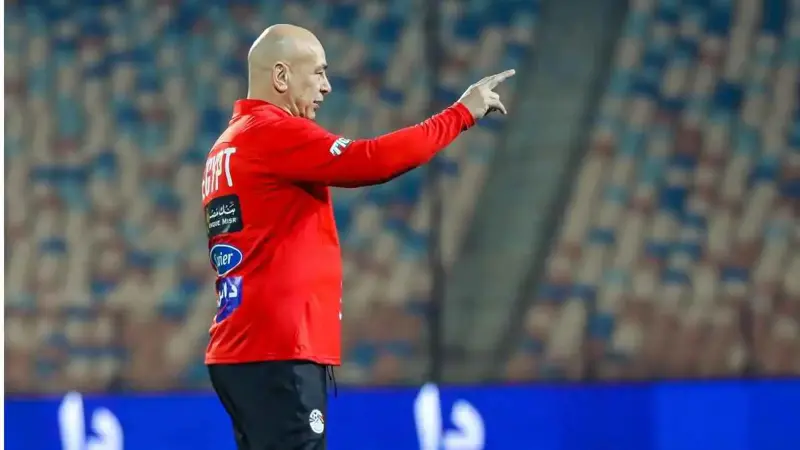 حسام حسن يأمر لاعب منتخب مصر بقص شعره