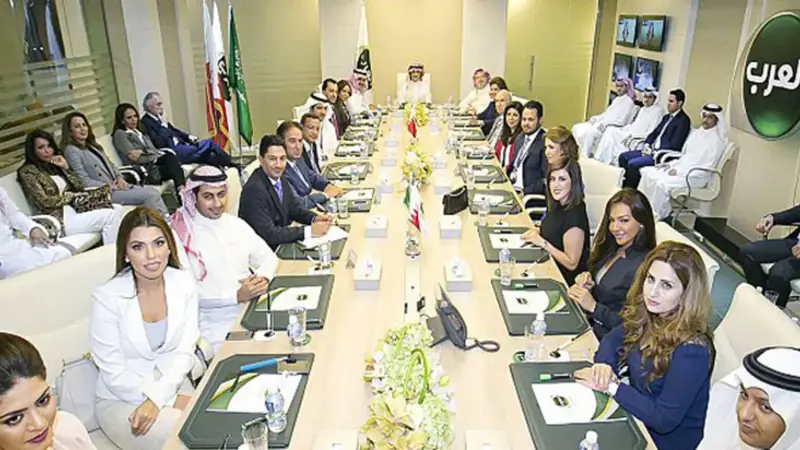 موظفو قناة العرب.. نخبة حالفها الحظ برواتب مجانية
