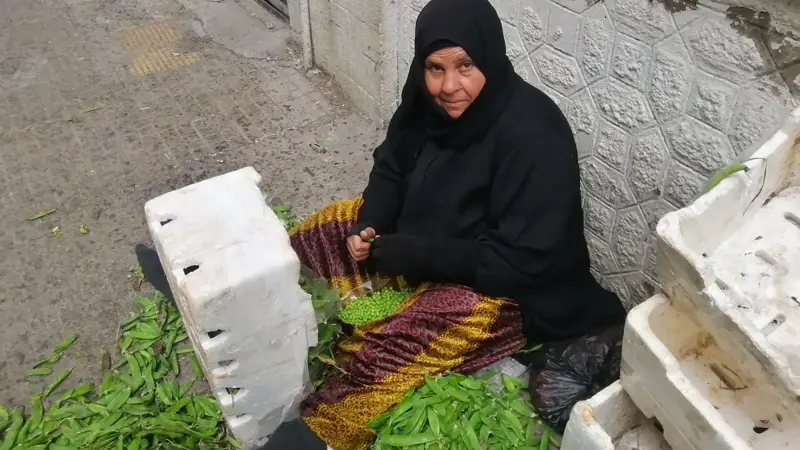 الأمّ السورية.. امرأة بخمسة رجال (صور)