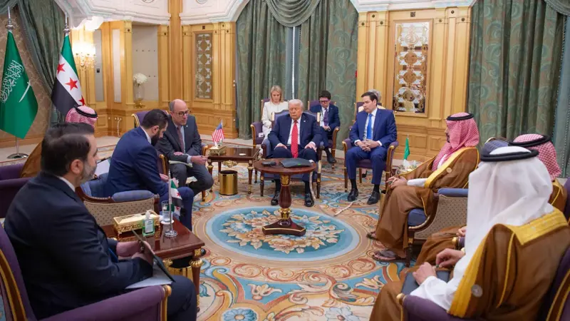 أردوغان يشارك عن بعد في اجتماع رباعي مع ترامب وبن سلمان والشرع