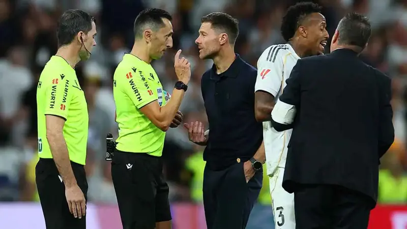 3 دقائق نارية.. قناة ريال مدريد تفضح حكم مباراة مايوركا (فيديو)‎