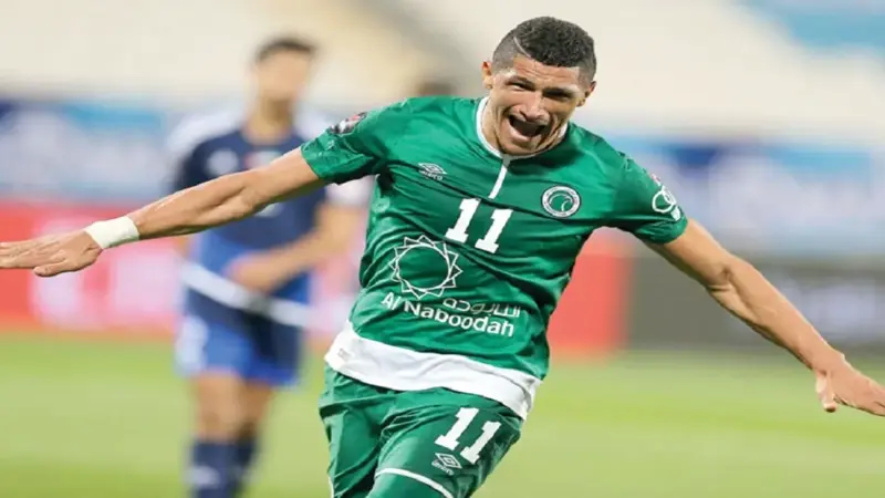 محترف الشباب الإماراتي لوفانور أول الراحلين بعد قرار الدمج (صورة)