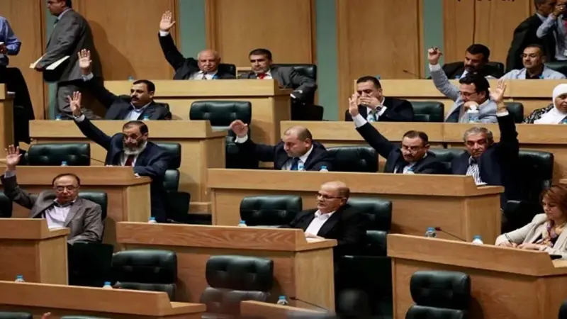 الذخيرة الحية تهزم "الفشك الفاضي" تحت قبة البرلمان الأردني